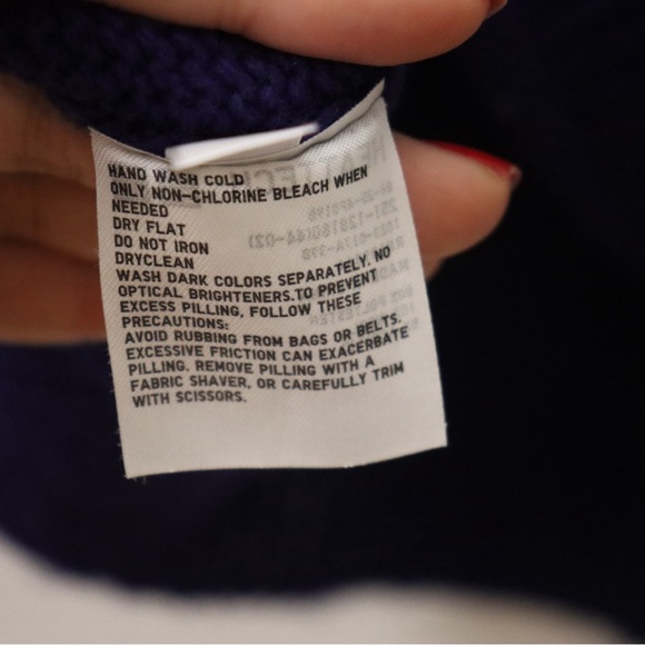 EUC Uniqlo Navy Blue Cropped Sweater Size XS - Picture 6 of 6